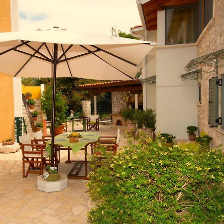 La Casa Di Bella A Tradional Stone House With Barbecue Villa Kariá Exteriör bild