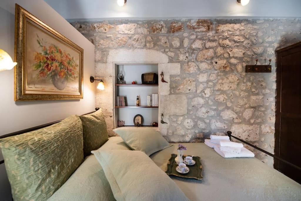 La Casa Di Bella A Tradional Stone House With Barbecue Villa Kariá Exteriör bild