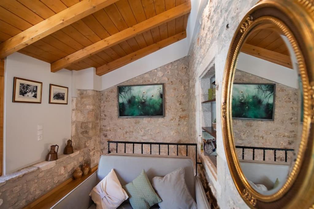 La Casa Di Bella A Tradional Stone House With Barbecue Villa Kariá Exteriör bild