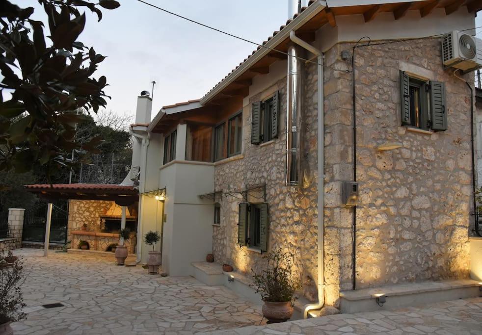 La Casa Di Bella A Tradional Stone House With Barbecue Villa Kariá Exteriör bild