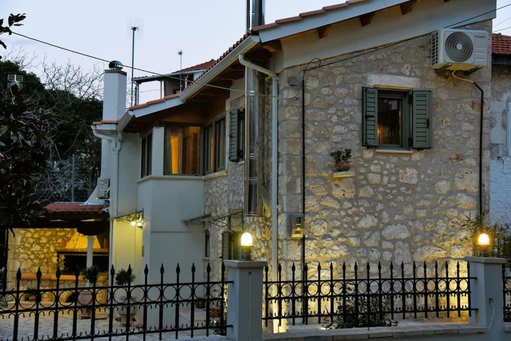La Casa Di Bella A Tradional Stone House With Barbecue Villa Kariá Exteriör bild