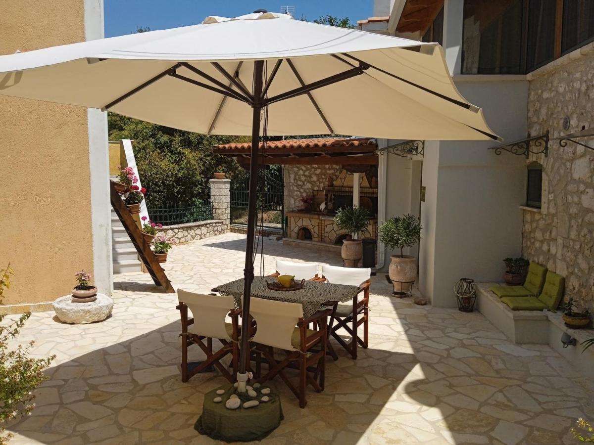 La Casa Di Bella A Tradional Stone House With Barbecue Villa Kariá Exteriör bild