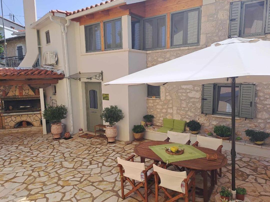 La Casa Di Bella A Tradional Stone House With Barbecue Villa Kariá Exteriör bild