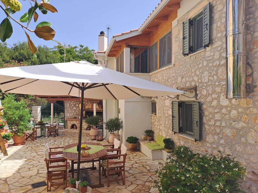La Casa Di Bella A Tradional Stone House With Barbecue Villa Kariá Exteriör bild