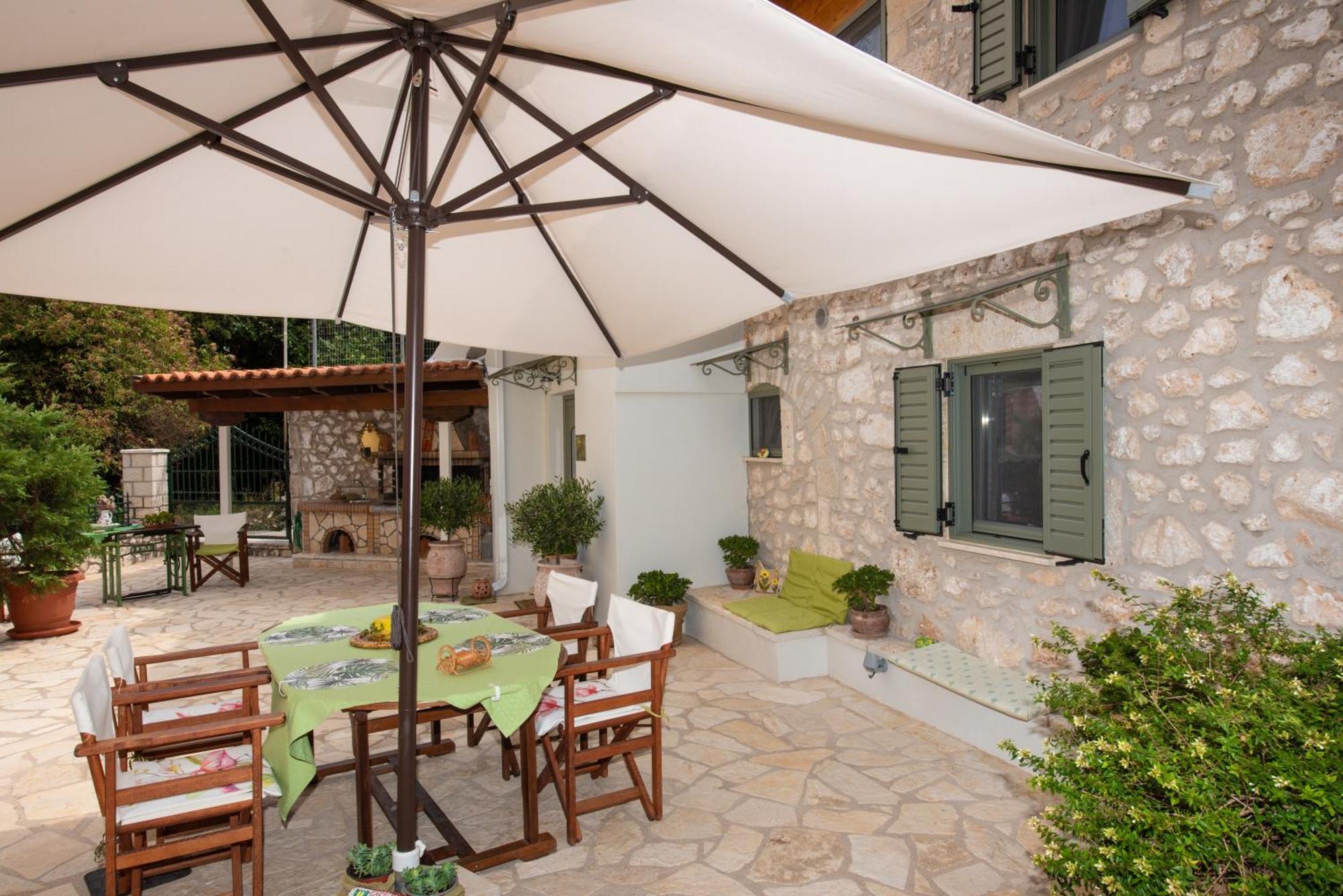 La Casa Di Bella A Tradional Stone House With Barbecue Villa Kariá Exteriör bild